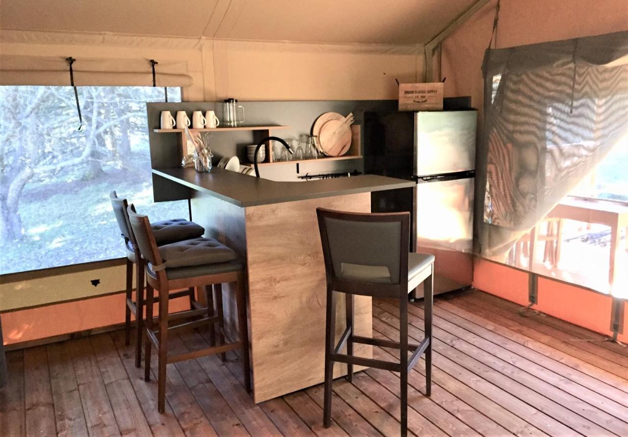 Gifford Private Island Glamping Boat Ride Included Hotel Mahone Bay Exterior photo